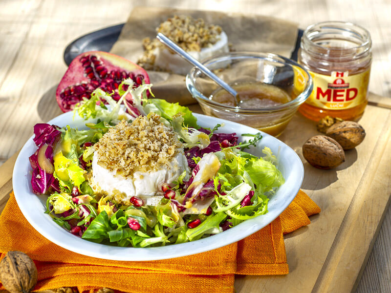 Baked goat cheese with honey and nuts